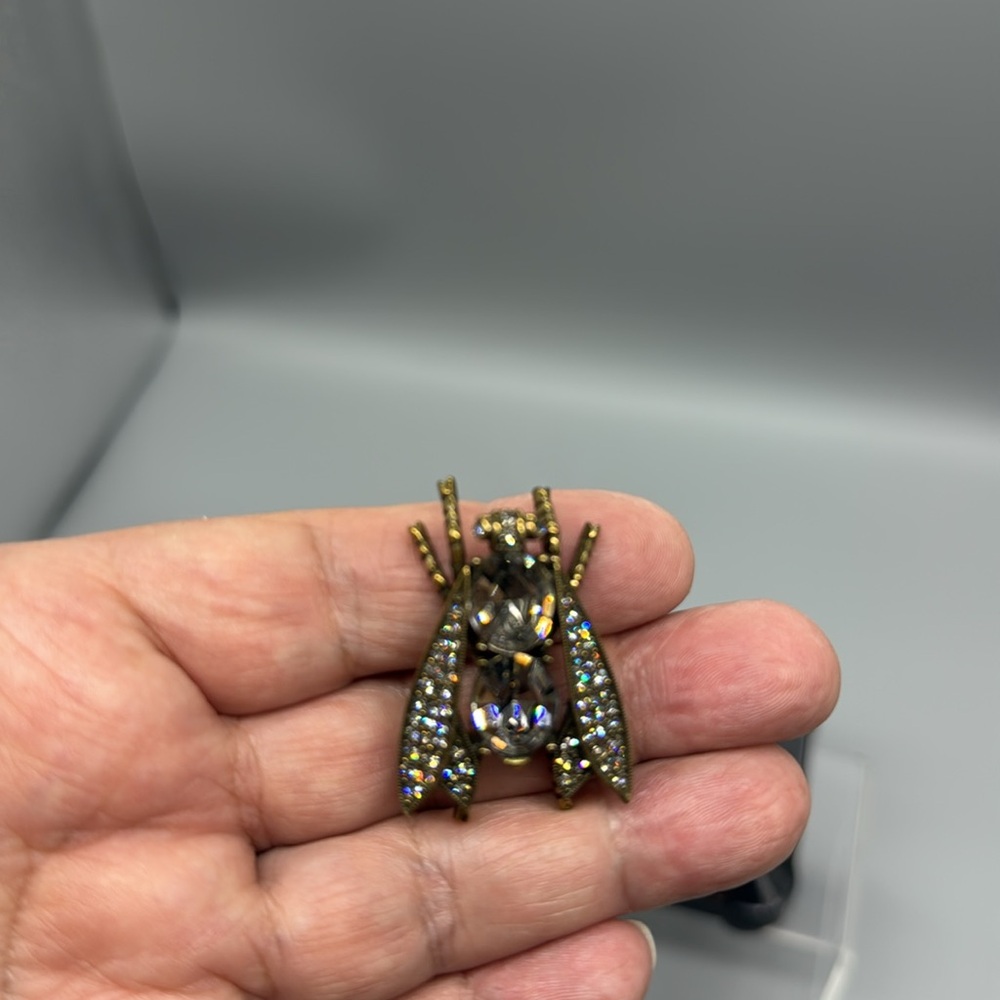 UTC China Signed  Elegant Crystal Insect Brooch - Picture 10 of 10